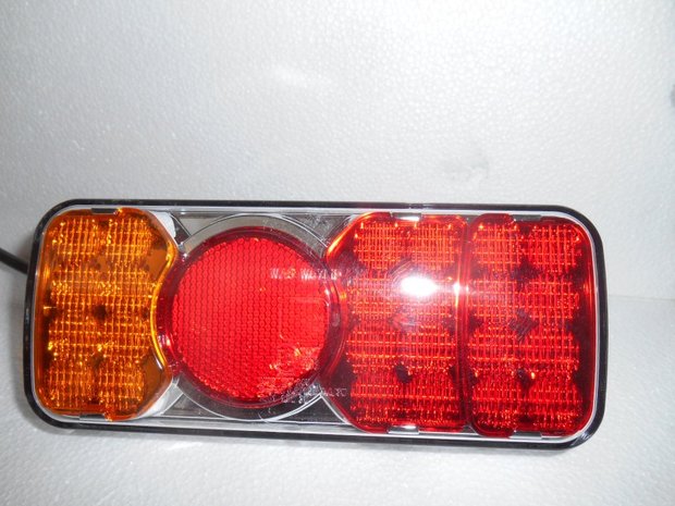 1- Rückleucht LED Stecker Anschluss 288x108x40, LED, Li + Re.